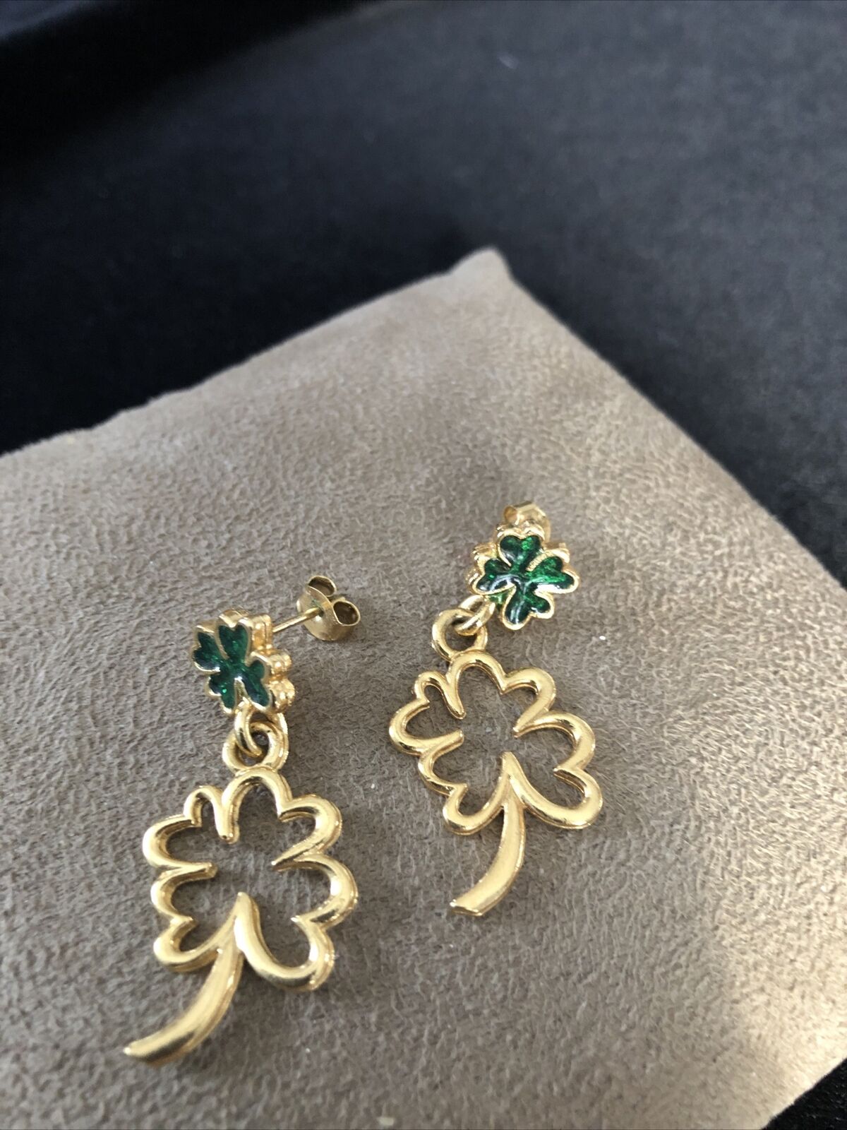 Irish Shamrock Green Enamel Dangle Earrings 1" Gold Tone